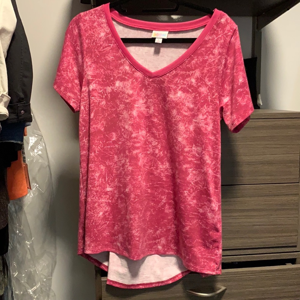 CLEARING MY CLOSEY LuLaRoe Christie TShirt
